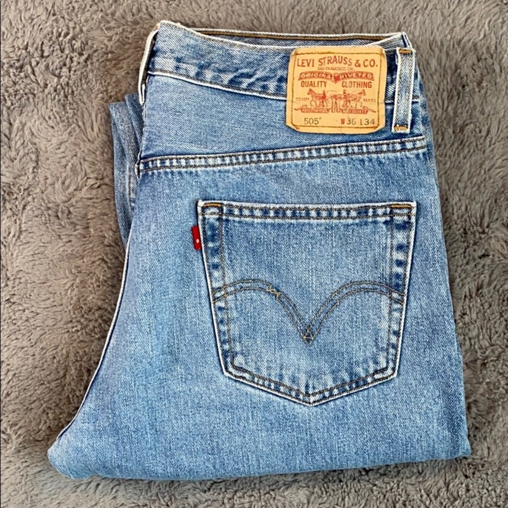 **SOLD** Levi's 505 Regular Fit